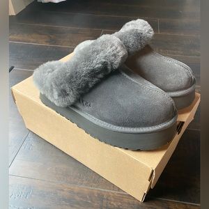 Brand New Ugg Platform Slippers Size 7